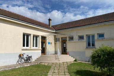 2210 Façade